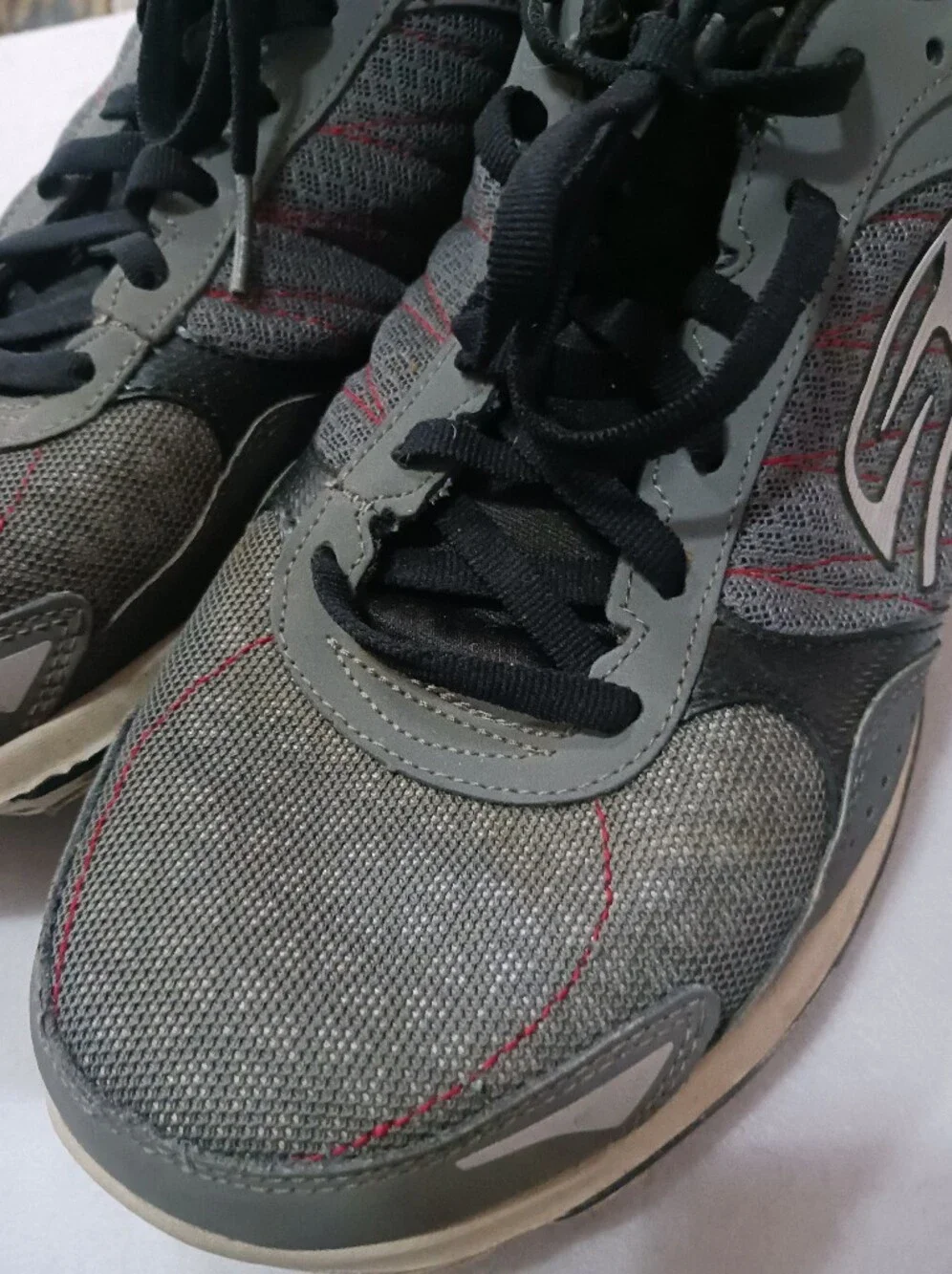SKECHERS Sneakers Shoes Mens 10.5